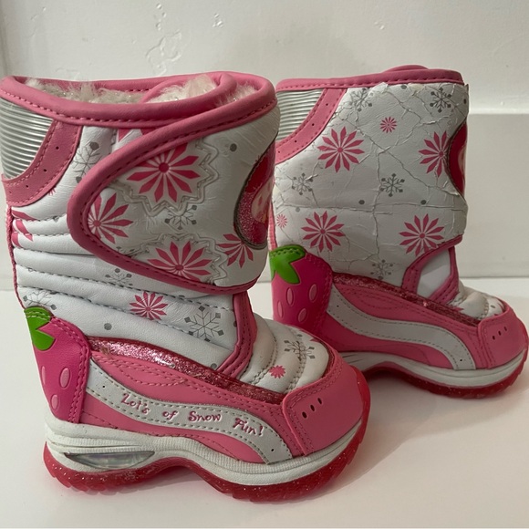 RARE Vintage Strawberry Shortcake Winter Snow Boots Toddler Size 5 - Picture 6 of 16